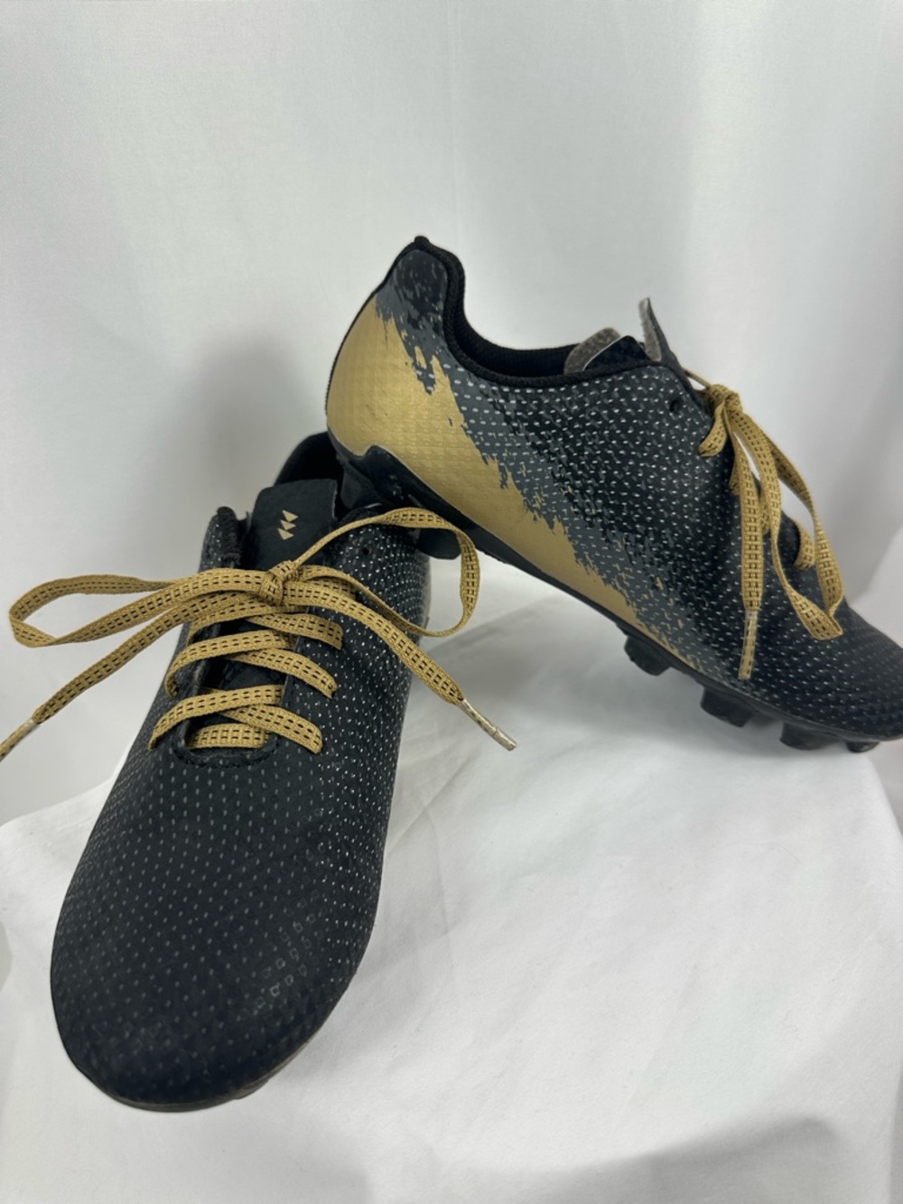 Girls, soccer shoes, size 2